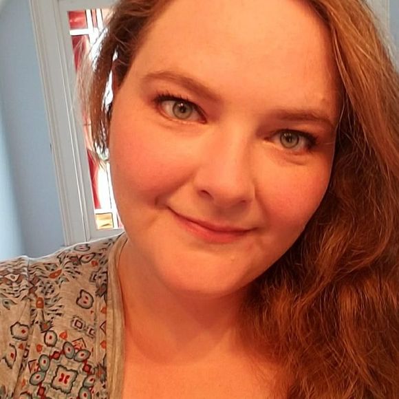 Meet your Posher, April - Picture 1 of 1